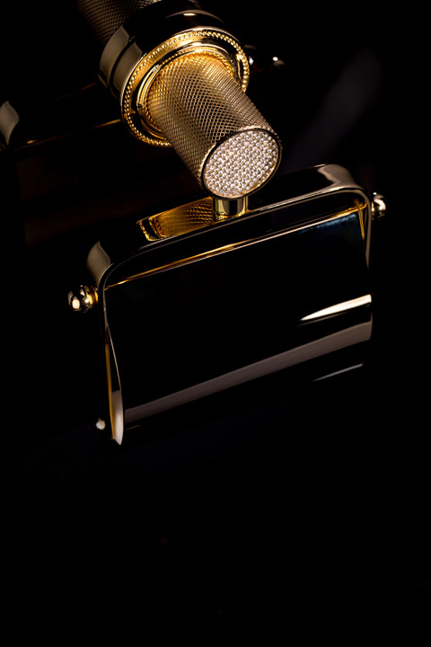 Держатель для туалетной бумаги с крышкой ROYALE CRISTAL BLACK GOLD Держатель для туалетной бумаги с крышкой ROYALE CRISTAL BLACK GOLD